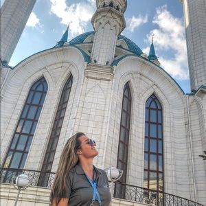 Meet your Posher, Hayley